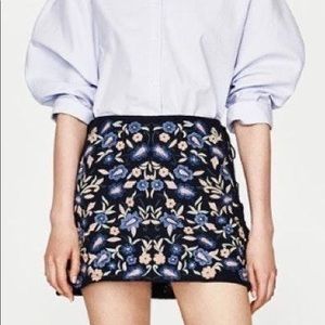 Zara embroidered skirt Size large
